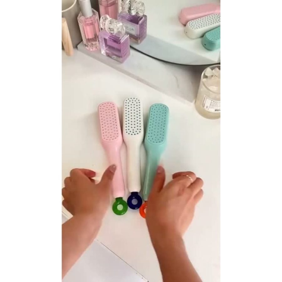 Telescopic Magic Hair Brush with Foldable Handle — photo 2